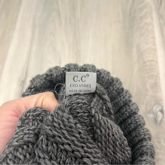 C.C Hat Women’s OS Dark Gray Cuffed Knit Beanie - Picture 3 of 4